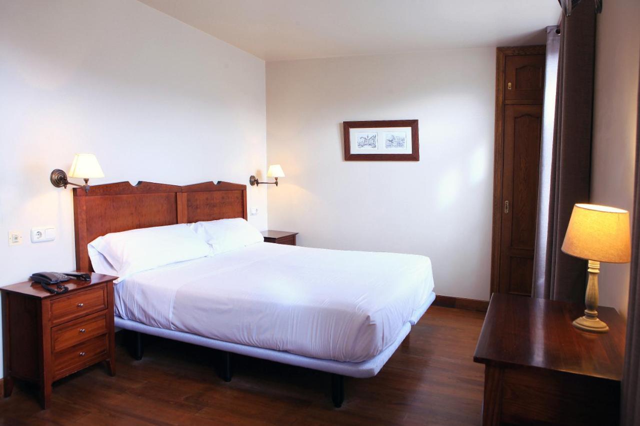 Hostal Antxitonea Elizondo Bagian luar foto