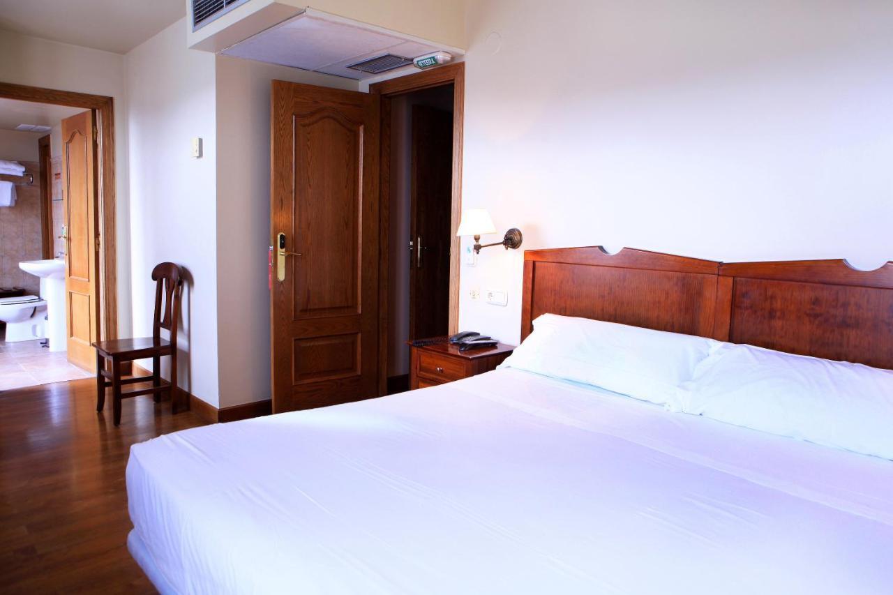 Hostal Antxitonea Elizondo Bagian luar foto