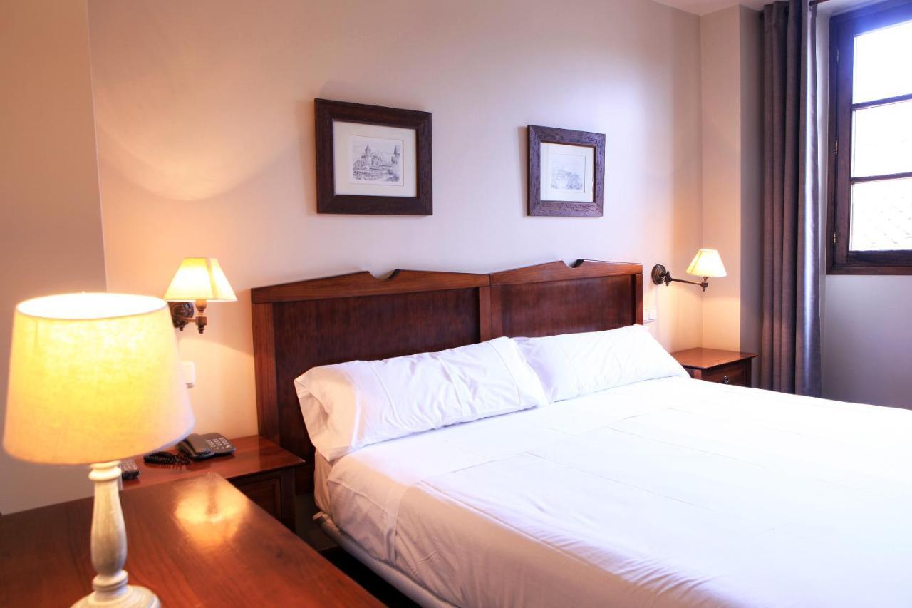 Hostal Antxitonea Elizondo Bagian luar foto