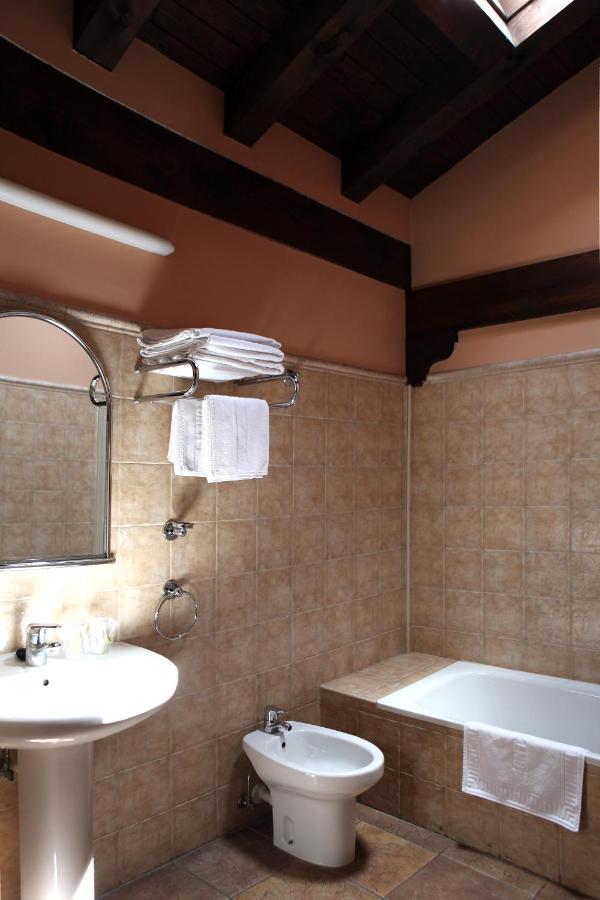 Hostal Antxitonea Elizondo Bagian luar foto