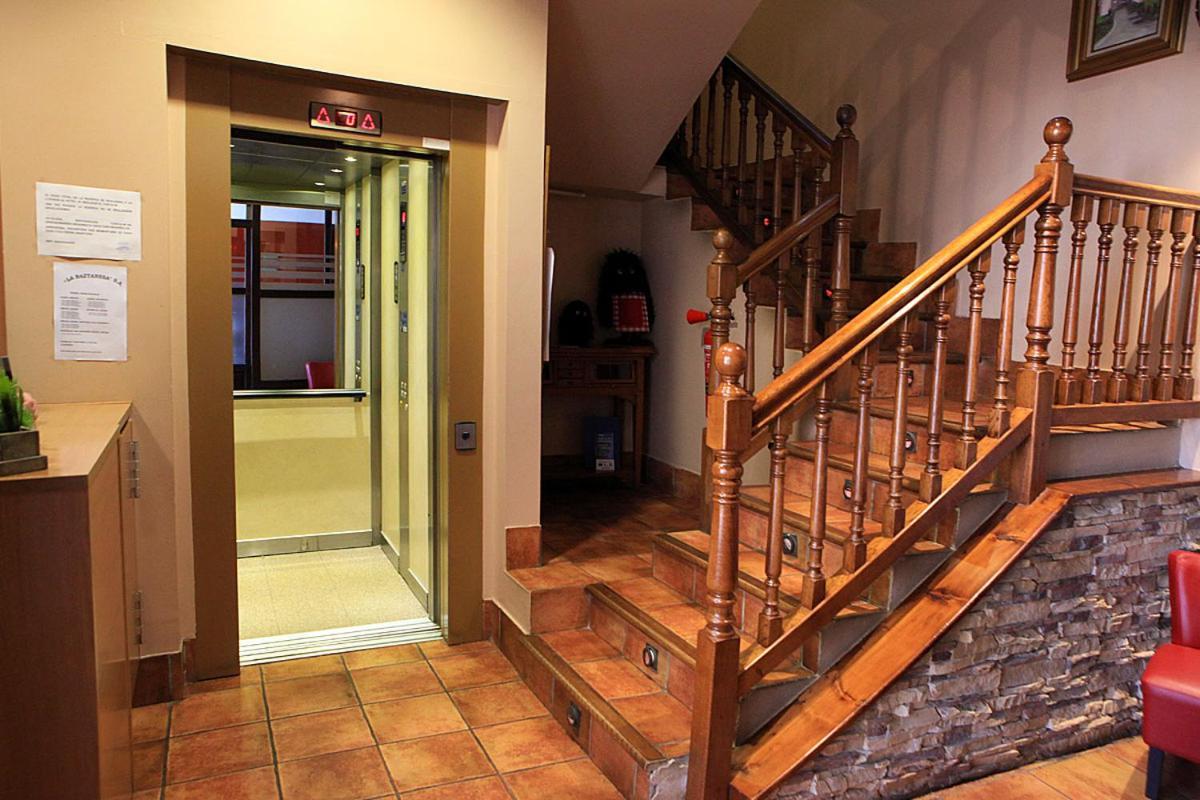 Hostal Antxitonea Elizondo Bagian luar foto